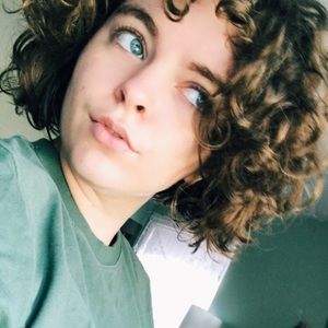 Meet your Posher, Roxanne